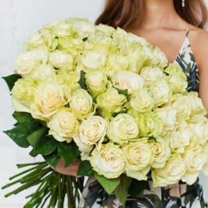 Монобукет из белой одноголовой розы (51 шт) (Арт.0094)
